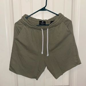 h&m army sweatshorts